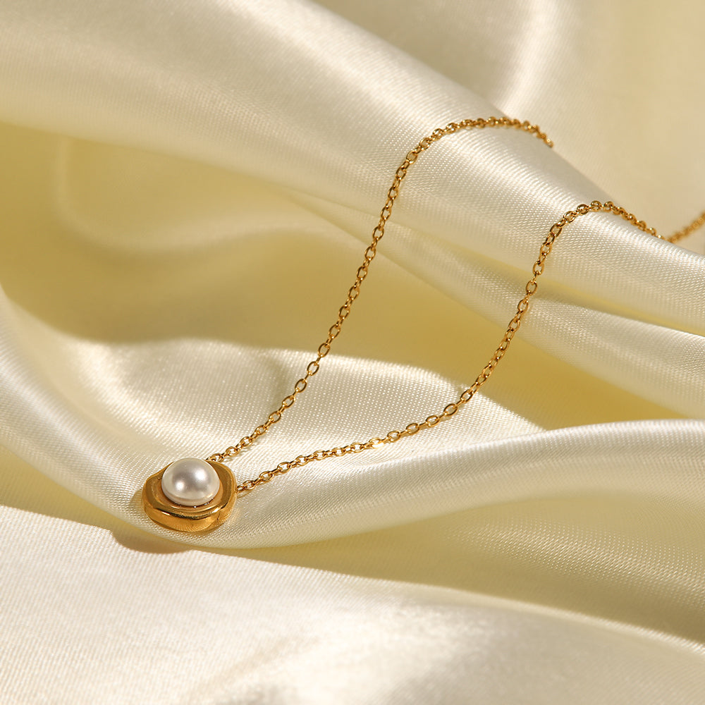 Morsina White Pearl Necklace